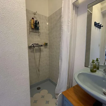 Appt 2 Pieces Climatise Avec Piscine Et Parking A Port Camargue - Fr-1-250-292 *