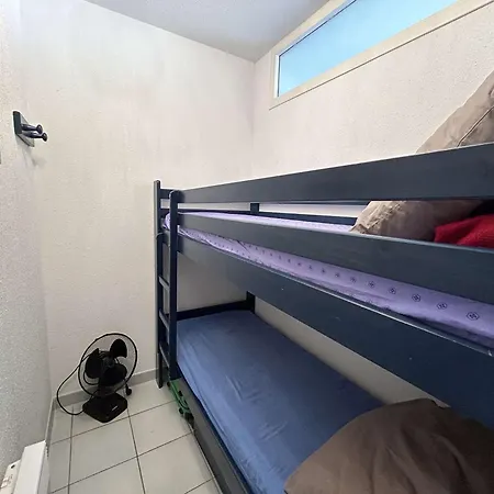 Appt 2 Pieces Climatise Avec Piscine Et Parking A Port Camargue - Fr-1-250-292