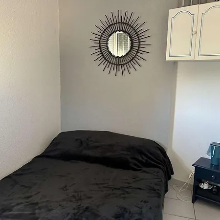 Apartment Appt 2 Pieces Climatise Avec Piscine Et Parking A Port Camargue - Fr-1-250-292 Le Grau-du-Roi