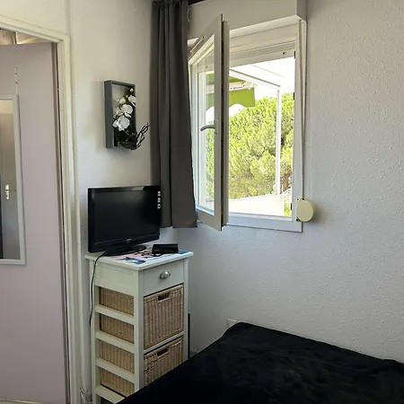 Appt 2 Pieces Avec Terrasse, Clim, Piscine, Parking A Port Camargue - Fr-1-250-292 Le Grau-du-Roi