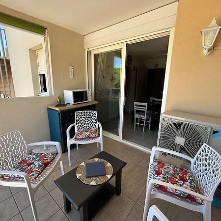 Appt 2 Pieces Avec Terrasse, Clim, Piscine, Parking A Port Camargue - Fr-1-250-292 *